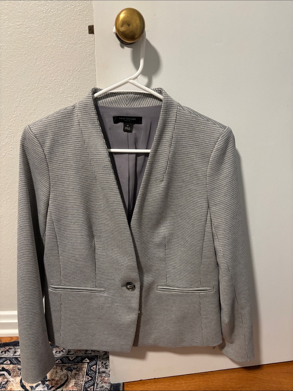 Ann Taylor Gray Textured Single-Button Blazer